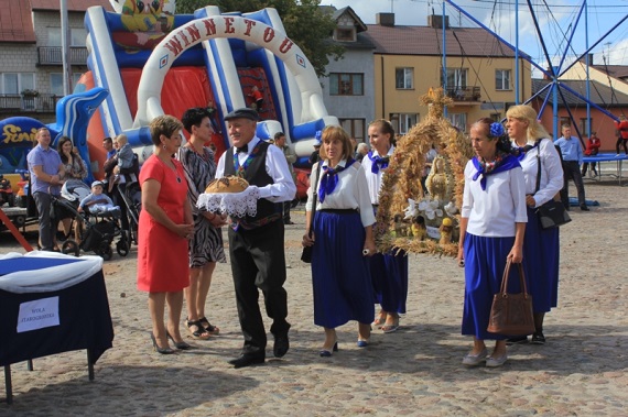 garwolin - MieszkaĹ„cy gminy ParysĂłw ÂświÄ™towali doĹĽynki