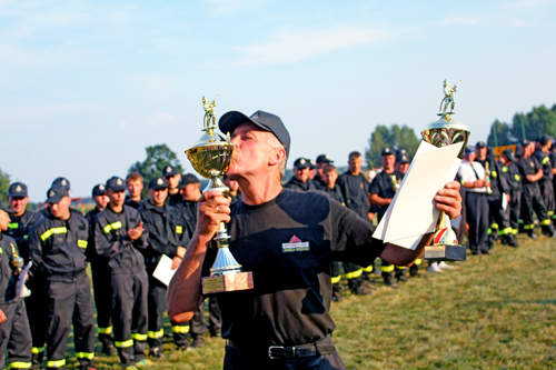 garwolin - W sportowym stylu na nowym boisku (fotorelacja) 