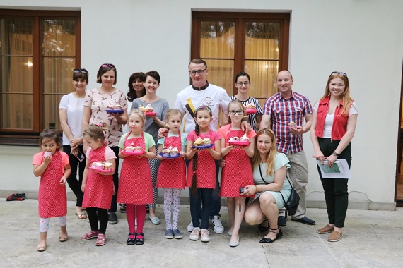 garwolin - W Miętnem upiekli muffiny dla całej rodziny garwolin - W Miętnem upiekli muffiny dla całej rodziny
