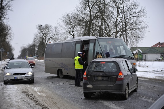 garwolin - Zderzenie autobusu i hondy na Działkach garwolin - Zderzenie autobusu i hondy na Działkach