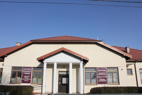 garwolin - Dawniej budynek szkoĹ‚y. DziÂś Centrum Neuroterapii