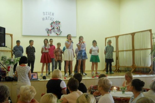garwolin - Podziękowali mamom za trud wychowania
