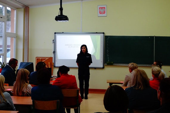 garwolin - Policjanci edukujĹˇ rodzicĂłw