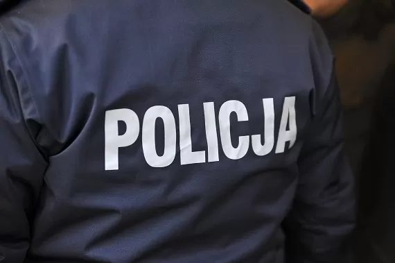 garwolin - Uciekał przed policjantami i wpadł do rowu garwolin - Uciekał przed policjantami i wpadł do rowu