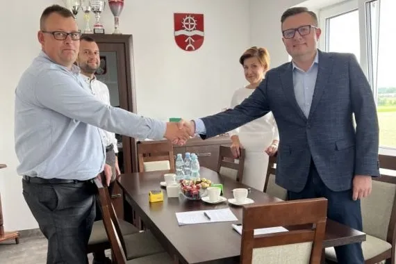 garwolin - Poleje się asfalt 
